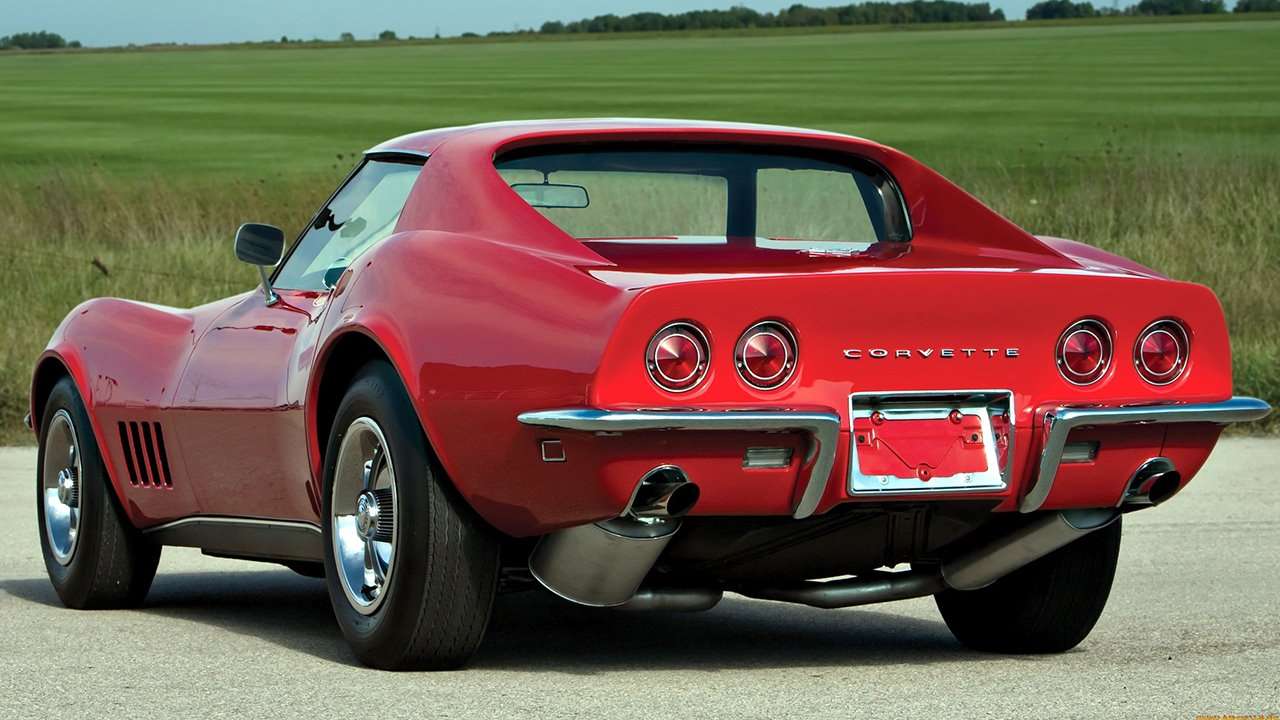 Chevrolet Corvette C3 Stingray (1968-1982) фото сзади Chevrolet Corvette C3 Stingray (1968-1982) фото сзади