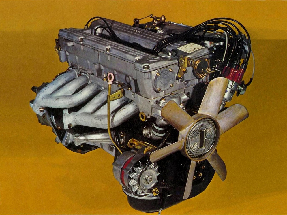 4Двигатель Mercedes-Benz M110.jpeg
